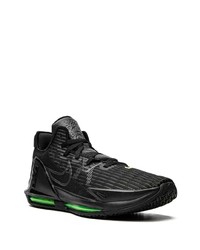 Chaussures de sport noires Nike