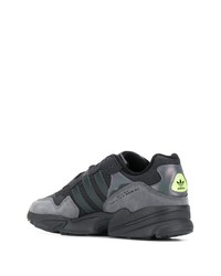 Chaussures de sport noires adidas