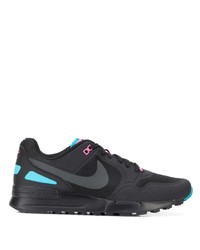 Chaussures de sport noires Nike