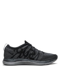 Chaussures de sport noires Nike