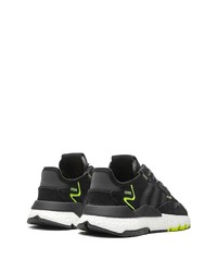 Chaussures de sport noires adidas