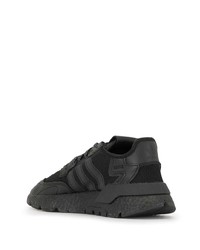 Chaussures de sport noires adidas