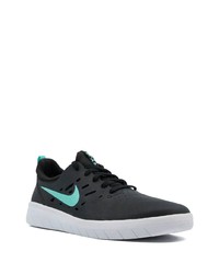 Chaussures de sport noires Nike