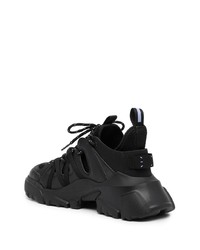 Chaussures de sport noires McQ