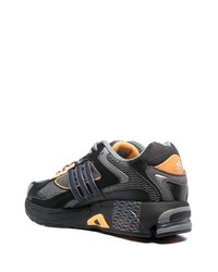 Chaussures de sport noires adidas