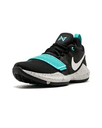 Chaussures de sport noires Nike