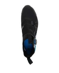 Chaussures de sport noires adidas