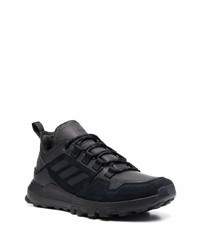 Chaussures de sport noires adidas