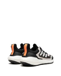 Chaussures de sport noires adidas