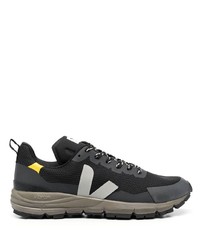 Chaussures de sport noires Veja