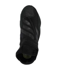 Chaussures de sport noires adidas