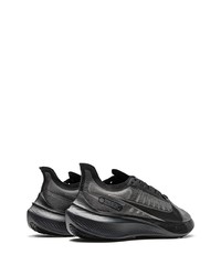 Chaussures de sport noires Nike