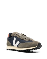 Chaussures de sport olive Veja