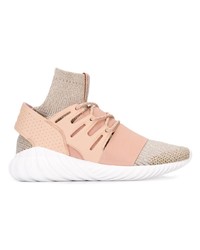 Chaussures de sport roses adidas