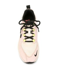 Chaussures de sport roses Nike