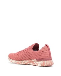 Chaussures de sport roses APL Athletic Propulsion Labs