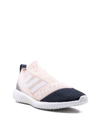 Chaussures de sport roses adidas