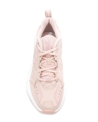 Chaussures de sport roses Nike