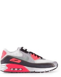 Chaussures de sport roses Nike