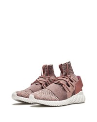 Chaussures de sport roses adidas