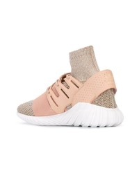 Chaussures de sport roses adidas