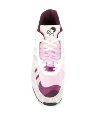 Chaussures de sport roses adidas