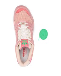 Chaussures de sport roses adidas