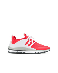 Chaussures de sport rouge et blanc