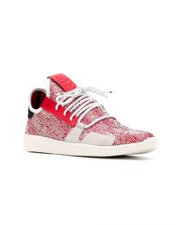 Chaussures de sport rouge et blanc Adidas By Pharrell Williams