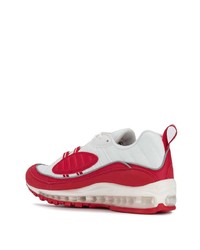 Chaussures de sport rouge et blanc Nike