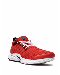 Chaussures de sport rouge et blanc Nike