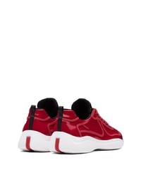 Chaussures de sport rouge et blanc Prada