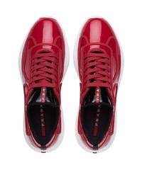 Chaussures de sport rouge et blanc Prada