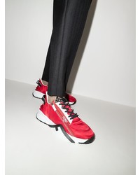 Chaussures de sport rouge et blanc Fendi