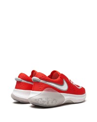 Chaussures de sport rouge et blanc Nike