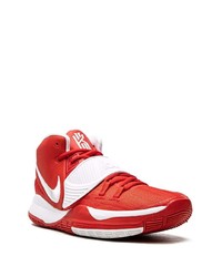 Chaussures de sport rouge et blanc Nike