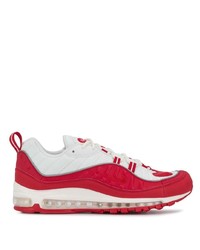 Chaussures de sport rouge et blanc Nike