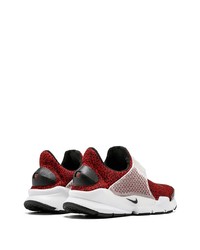 Chaussures de sport rouge et blanc Nike