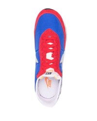 Chaussures de sport rouge et bleu marine Nike