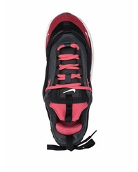 Chaussures de sport rouge et noir Nike