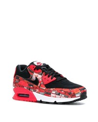 Chaussures de sport rouge et noir Nike