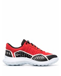 Chaussures de sport rouge et noir Camper