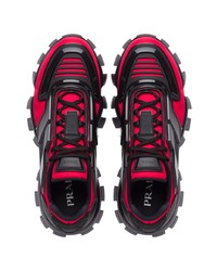 Chaussures de sport rouge et noir Prada