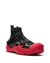 Chaussures de sport rouge et noir Nike