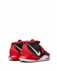 Chaussures de sport rouge et noir Nike