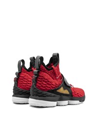 Chaussures de sport rouge et noir Nike