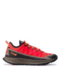 Chaussures de sport rouge et noir Nike