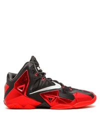 Chaussures de sport rouge et noir Nike