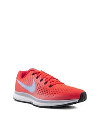 Chaussures de sport rouges Nike