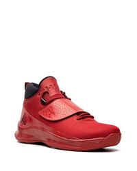 Chaussures de sport rouges Jordan